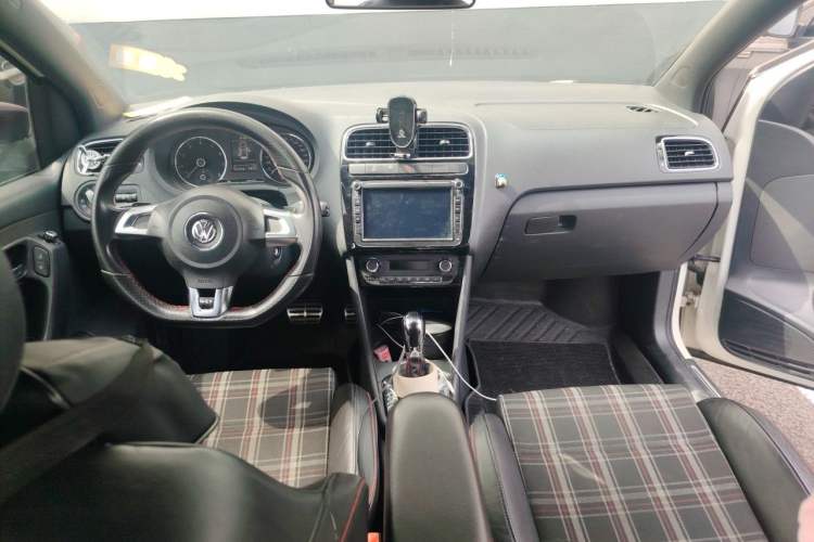 Used Volkswagen Polo 2012 1.4TSI GTI Center Console