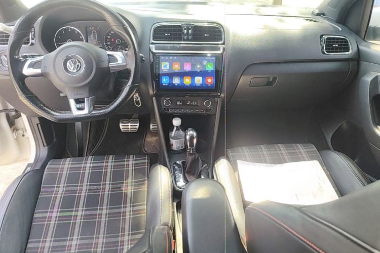 Used Volkswagen Polo 2012 1.4TSI GTI Center Console