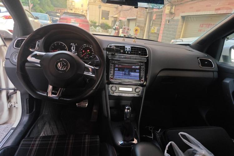 Used Volkswagen Polo 2012 1.4TSI GTI Center Console