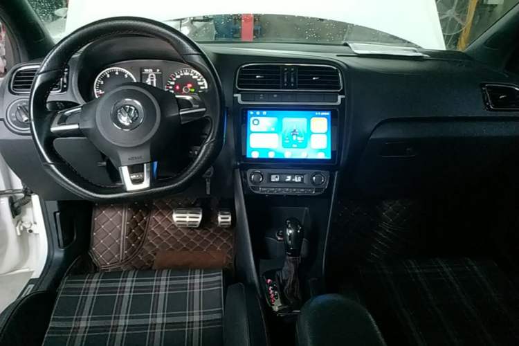 Used Volkswagen Polo 2012 1.4TSI GTI Center Console