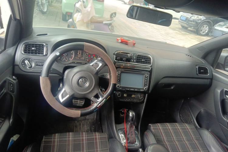 Used Volkswagen Polo 2012 1.4TSI GTI Center Console
