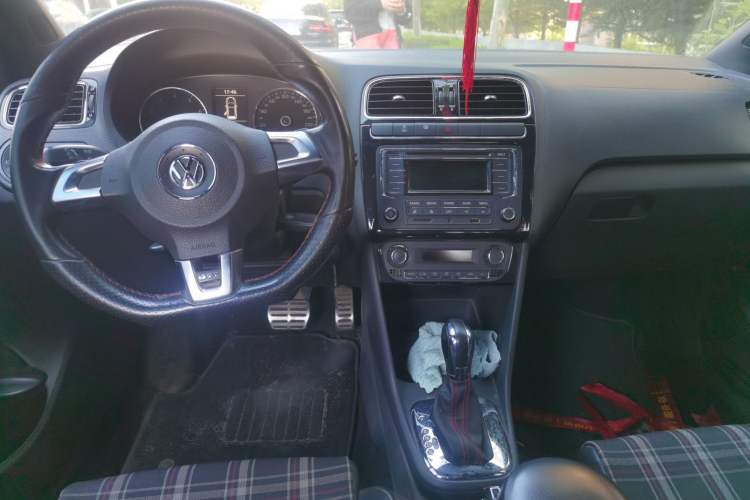 Used Volkswagen Polo 2012 1.4TSI GTI Center Console