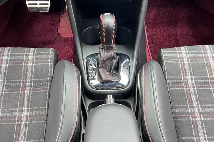 Used Volkswagen Polo 2012 1.4TSI GTI Interior 10