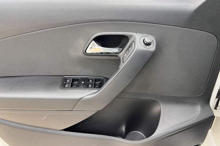 Used Volkswagen Polo 2012 1.4TSI GTI Interior 11