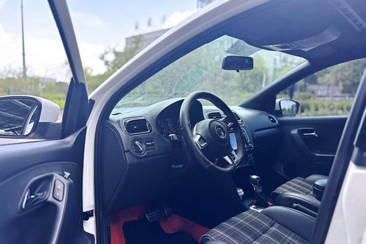 Used Volkswagen Polo 2012 1.4TSI GTI Interior 2