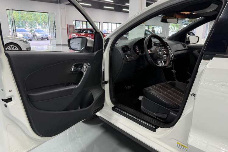 Used Volkswagen Polo 2012 1.4TSI GTI Interior 4