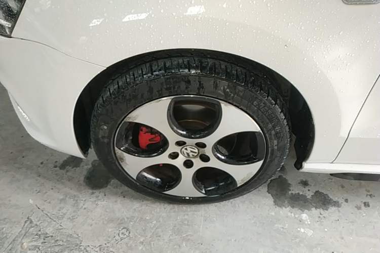 Used Volkswagen Polo 2012 1.4TSI GTI Left Front Wheel Hub