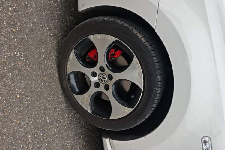Used Volkswagen Polo 2012 1.4TSI GTI Left Front Wheel Hub
