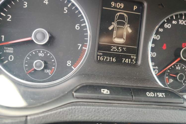Used Volkswagen Polo 2012 1.4TSI GTI Odometer Close Up