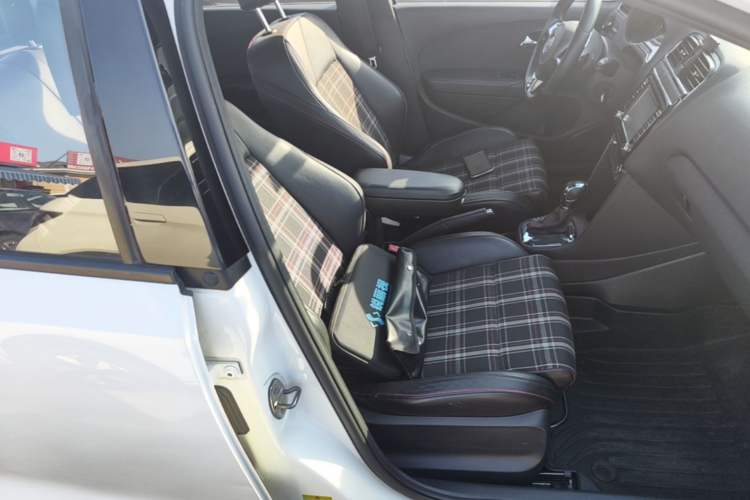 Used Volkswagen Polo 2012 1.4TSI GTI Right Front Seat