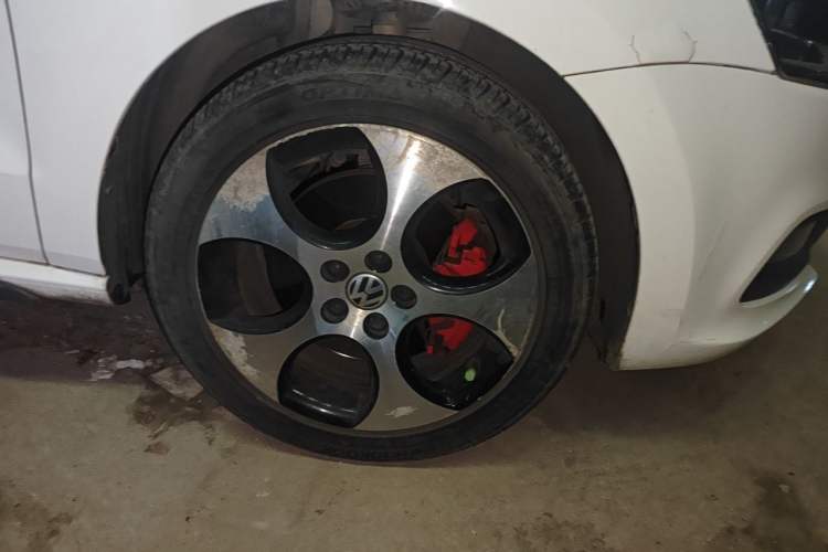 Used Volkswagen Polo 2012 1.4TSI GTI Right Front Wheel Hub