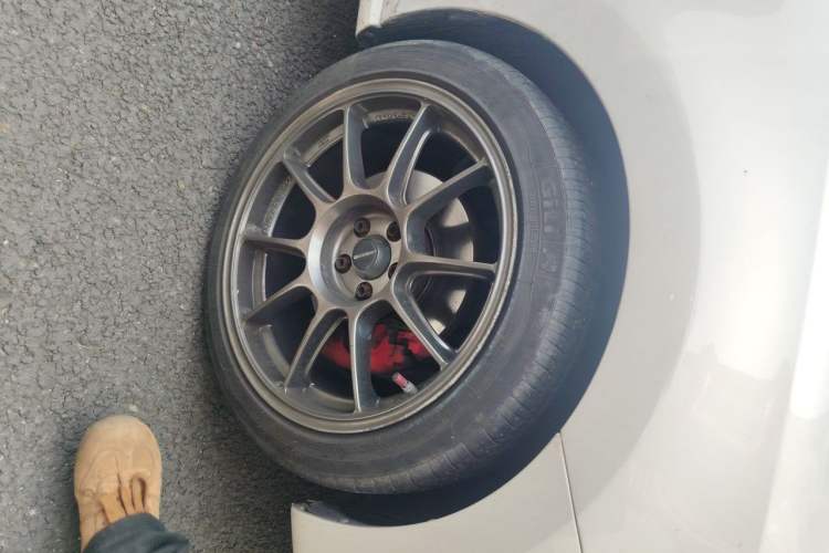 Used Volkswagen Polo 2012 1.4TSI GTI Right Front Wheel Hub