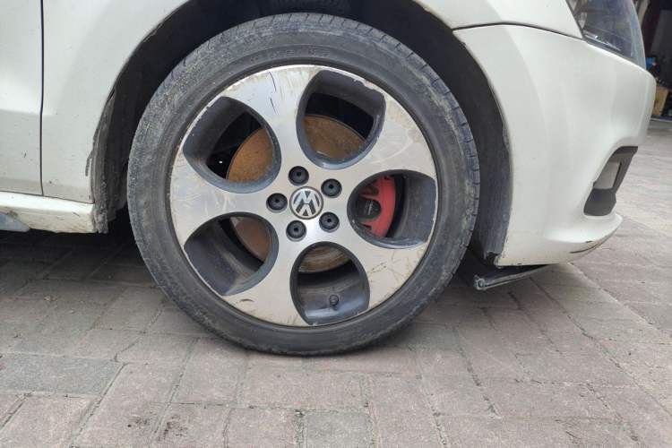 Used Volkswagen Polo 2012 1.4TSI GTI Right Front Wheel Hub