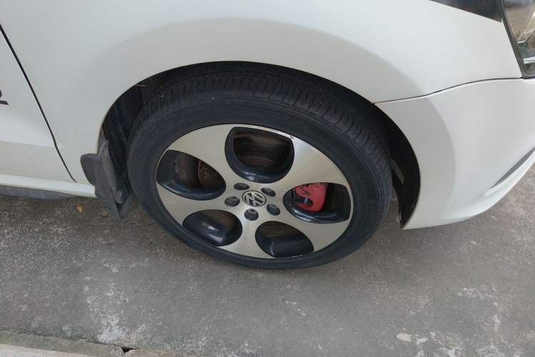 Used Volkswagen Polo 2012 1.4TSI GTI Right Front Wheel Hub