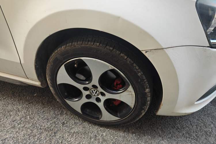 Used Volkswagen Polo 2012 1.4TSI GTI Right Front Wheel Hub