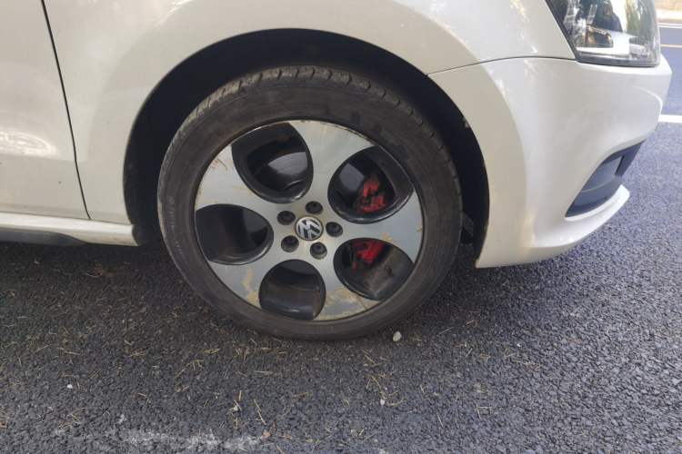 Used Volkswagen Polo 2012 1.4TSI GTI Right Front Wheel Hub