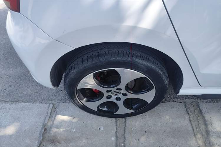 Used Volkswagen Polo 2012 1.4TSI GTI Right Rear Wheel Hub