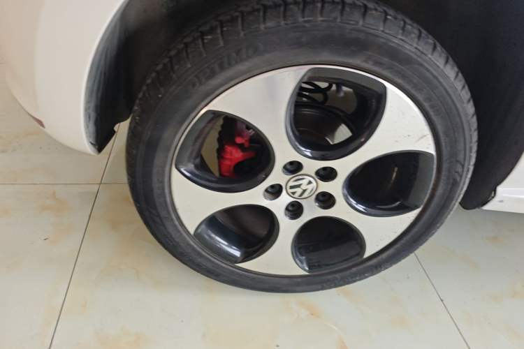 Used Volkswagen Polo 2012 1.4TSI GTI Right Rear Wheel Hub