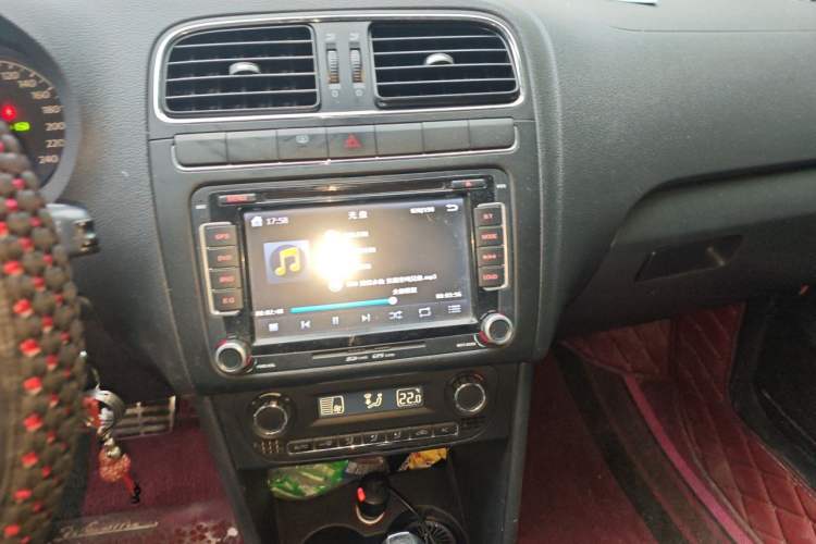 Used Volkswagen Polo 2012 1.6L Cross Polo Automatic Transmission Audio And AC Panel