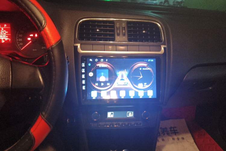 Used Volkswagen Polo 2012 1.6L Cross Polo Automatic Transmission Audio And AC Panel