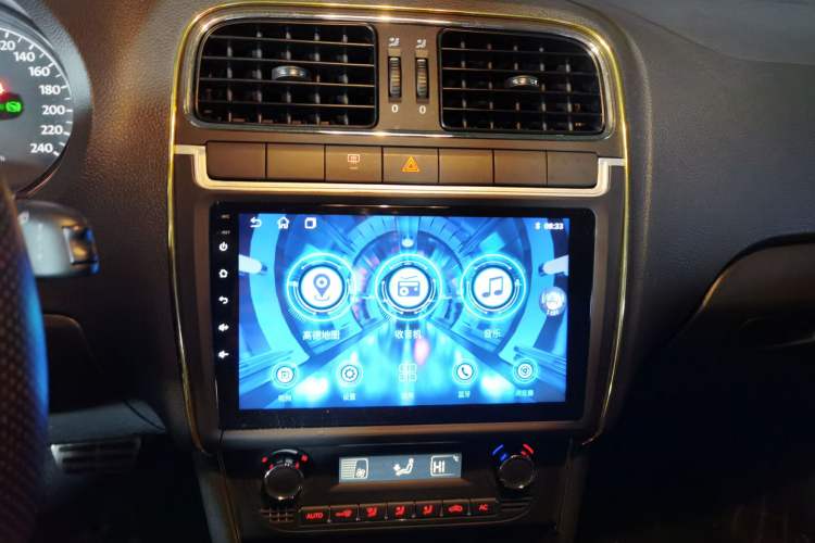 Used Volkswagen Polo 2012 1.6L Cross Polo Automatic Transmission Audio And AC Panel