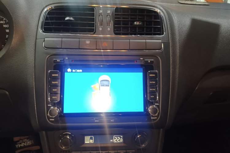 Used Volkswagen Polo 2012 1.6L Cross Polo Automatic Transmission Audio And AC Panel