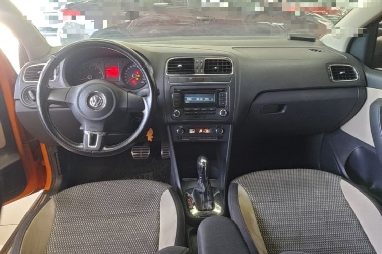 Used Volkswagen Polo 2012 1.6L Cross Polo Automatic Transmission Center Console