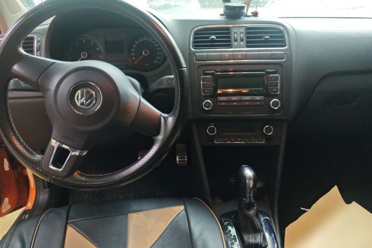 Used Volkswagen Polo 2012 1.6L Cross Polo Automatic Transmission Center Console