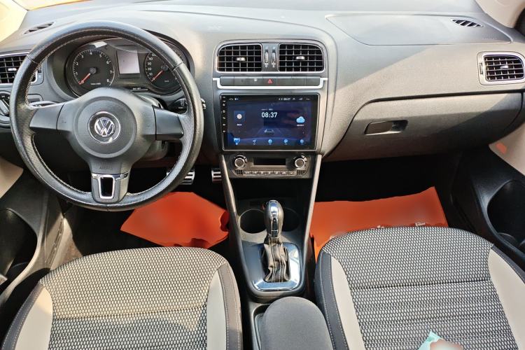 Used Volkswagen Polo 2012 1.6L Cross Polo Automatic Transmission Center Console