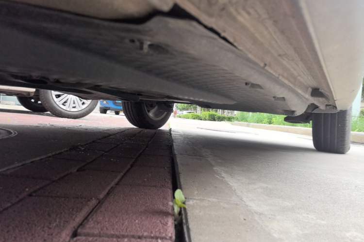 Used Volkswagen Polo 2012 1.6L Cross Polo MT Chassis Front Left