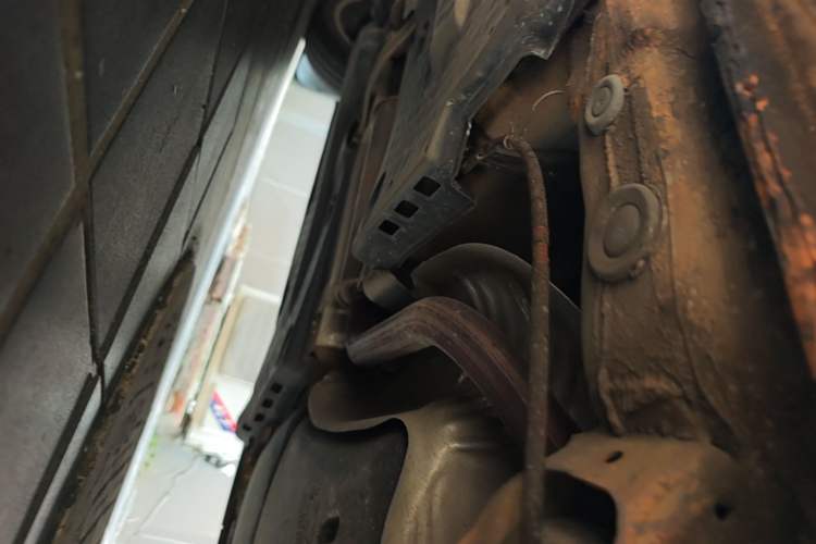Used Volkswagen Polo 2012 1.6L Cross Polo Automatic Transmission Chassis Rear Left