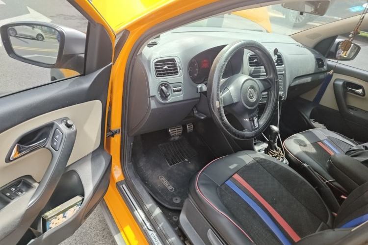 Used Volkswagen Polo 2012 1.6L Cross Polo Automatic Transmission Driver Seat