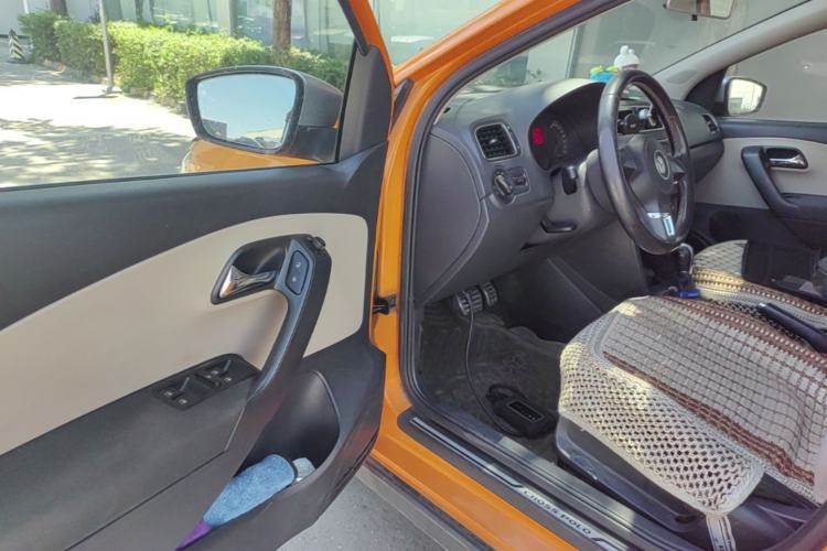 Used Volkswagen Polo 2012 1.6L Cross Polo Automatic Transmission Driver Seat