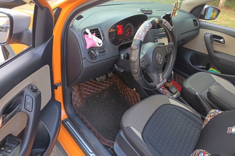 Used Volkswagen Polo 2012 1.6L Cross Polo Automatic Transmission Driver Seat