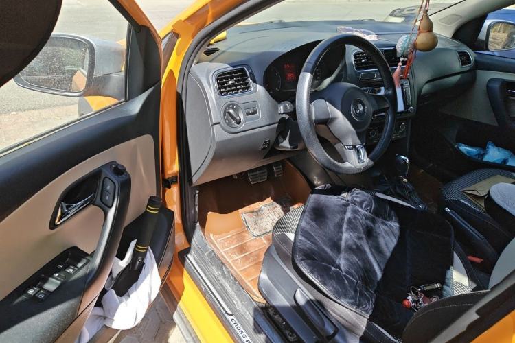 Used Volkswagen Polo 2012 1.6L Cross Polo Automatic Transmission Driver Seat