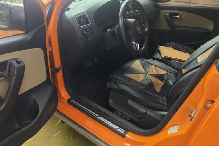 Used Volkswagen Polo 2012 1.6L Cross Polo Automatic Transmission Driver Seat