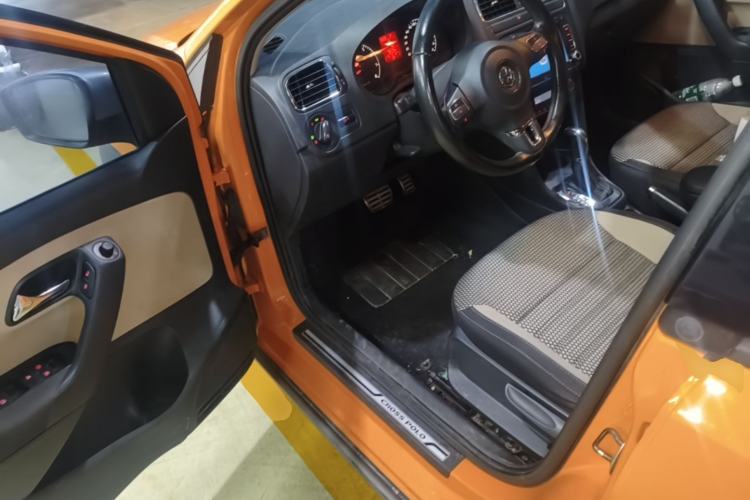 Used Volkswagen Polo 2012 1.6L Cross Polo Automatic Transmission Driver Seat