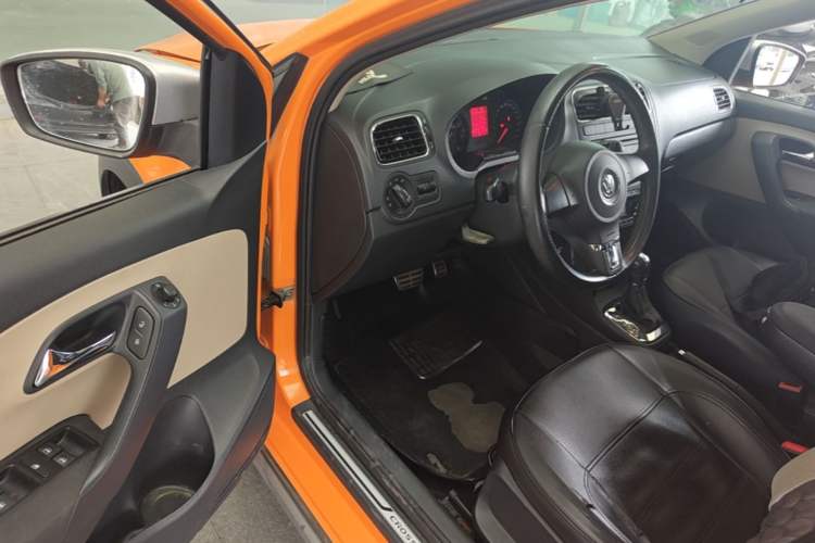 Used Volkswagen Polo 2012 1.6L Cross Polo Automatic Transmission Driver Seat