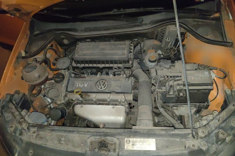 Used Volkswagen Polo 2012 1.6L Cross Polo MT Engine Bay
