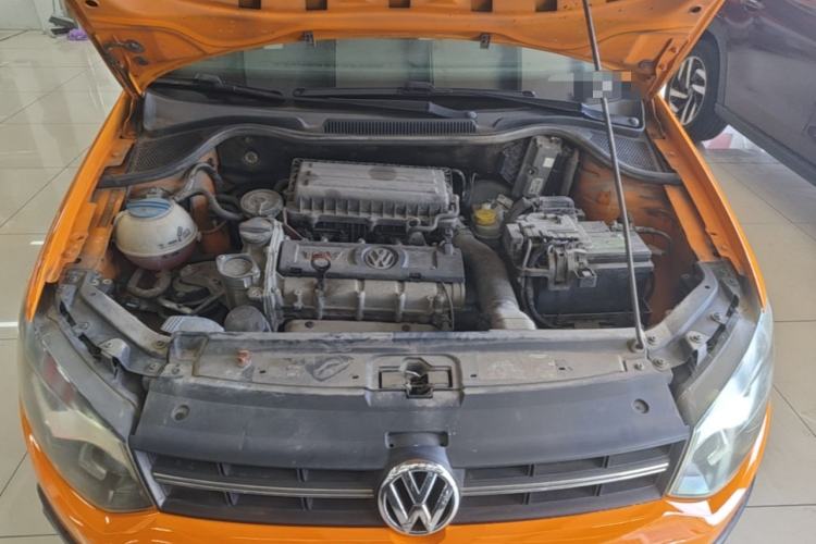 Used Volkswagen Polo 2012 1.6L Cross Polo Automatic Transmission Engine Bay