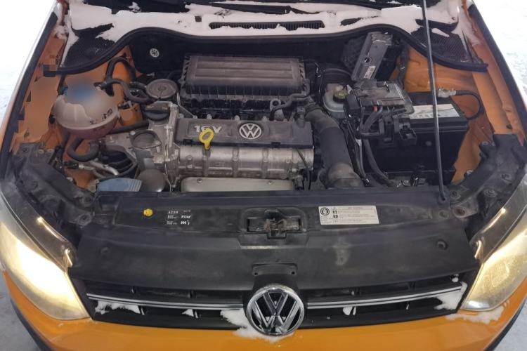Used Volkswagen Polo 2012 1.6L Cross Polo Automatic Transmission Engine Bay