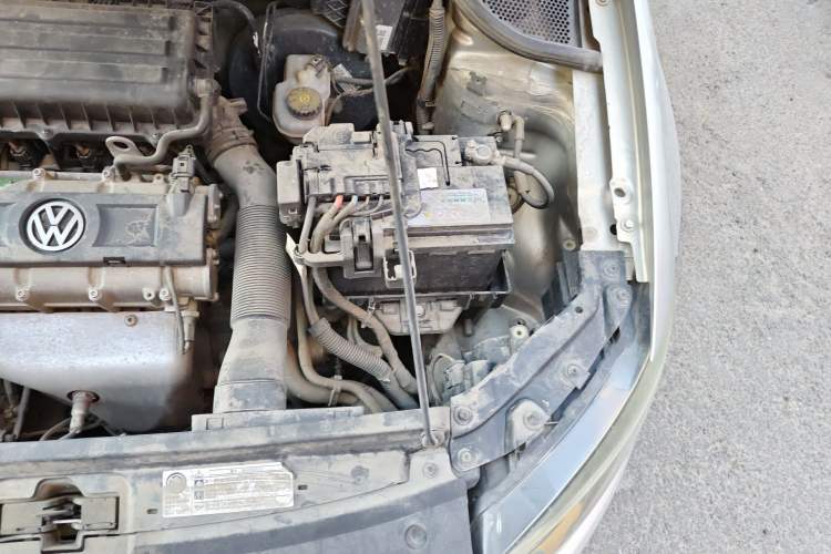 Used Volkswagen Polo 2012 1.6L Cross Polo MT Engine Bay Left