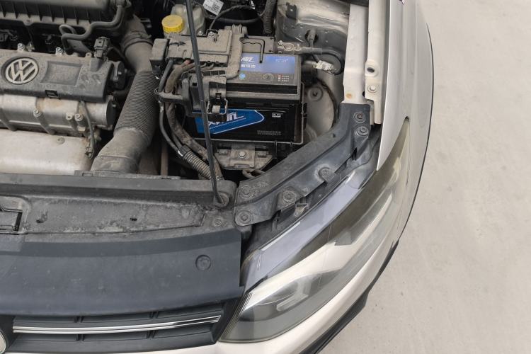 Used Volkswagen Polo 2012 1.6L Cross Polo MT Engine Bay Left
