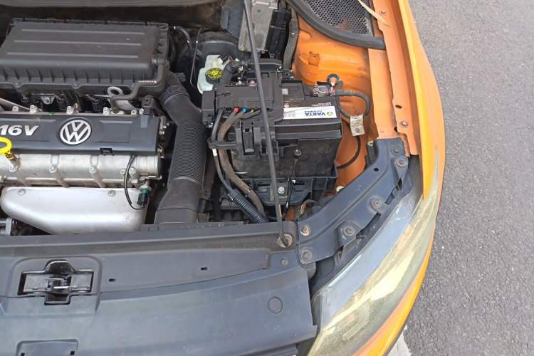 Used Volkswagen Polo 2012 1.6L Cross Polo Automatic Transmission Engine Bay Left