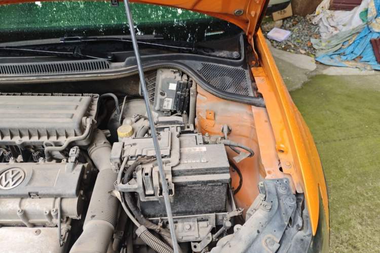 Used Volkswagen Polo 2012 1.6L Cross Polo Automatic Transmission Engine Bay Left