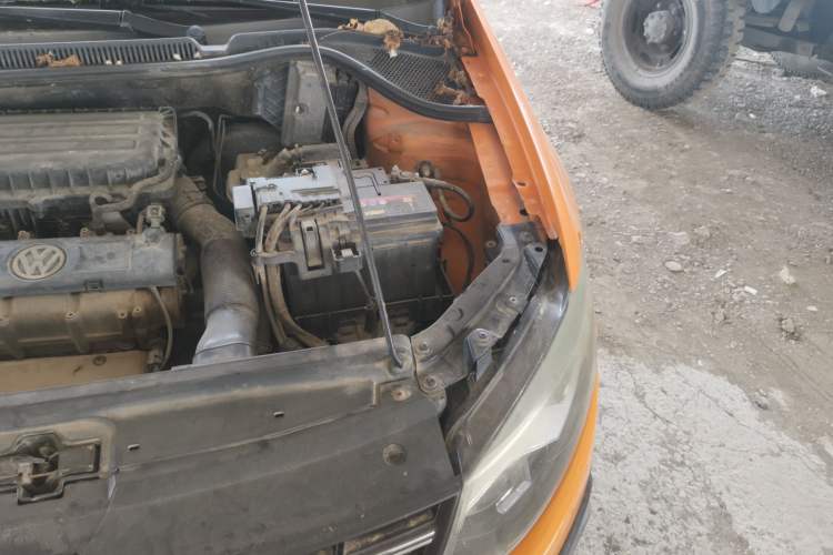 Used Volkswagen Polo 2012 1.6L Cross Polo Automatic Transmission Engine Bay Left
