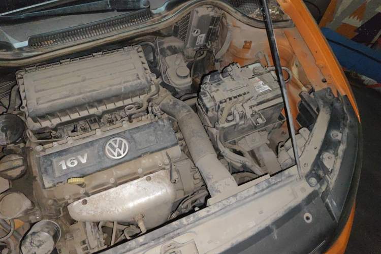 Used Volkswagen Polo 2012 1.6L Cross Polo MT Engine Bay Left