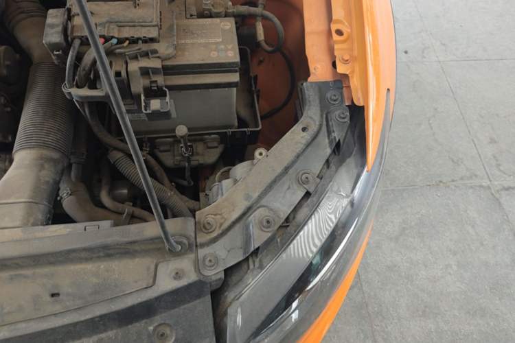 Used Volkswagen Polo 2012 1.6L Cross Polo Automatic Transmission Engine Bay Left