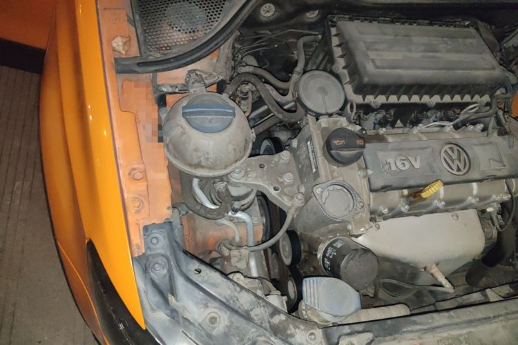 Used Volkswagen Polo 2012 1.6L Cross Polo MT Engine Bay Right
