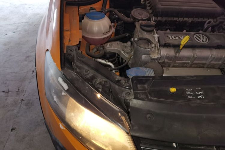 Used Volkswagen Polo 2012 1.6L Cross Polo Automatic Transmission Engine Bay Right